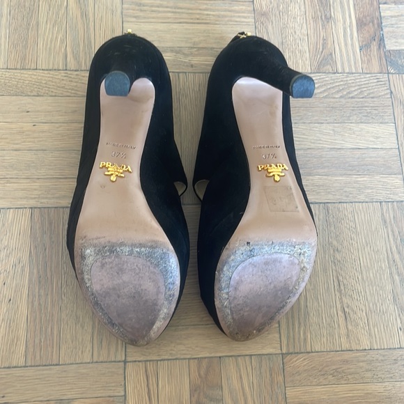 Prada Black Pumps Size 7.5 - Picture 3 of 4